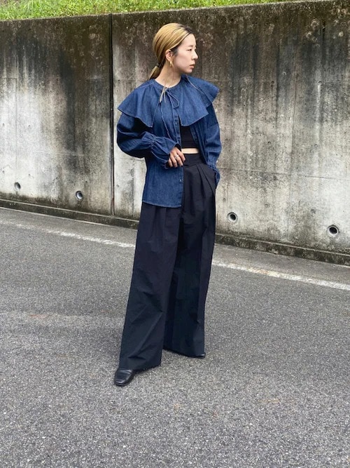 ［11］旬のフリル襟はデニム素材で差をつけて