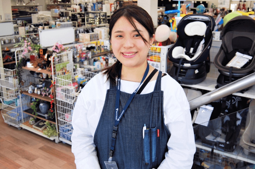 笑顔でベビー・キッズ用品について語ってくれた女性スタッフ