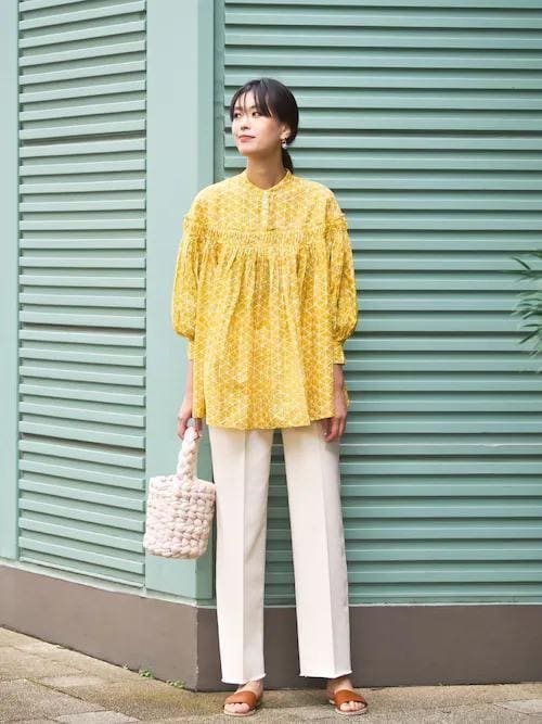 ギャザーブラウスで楽して華やかに