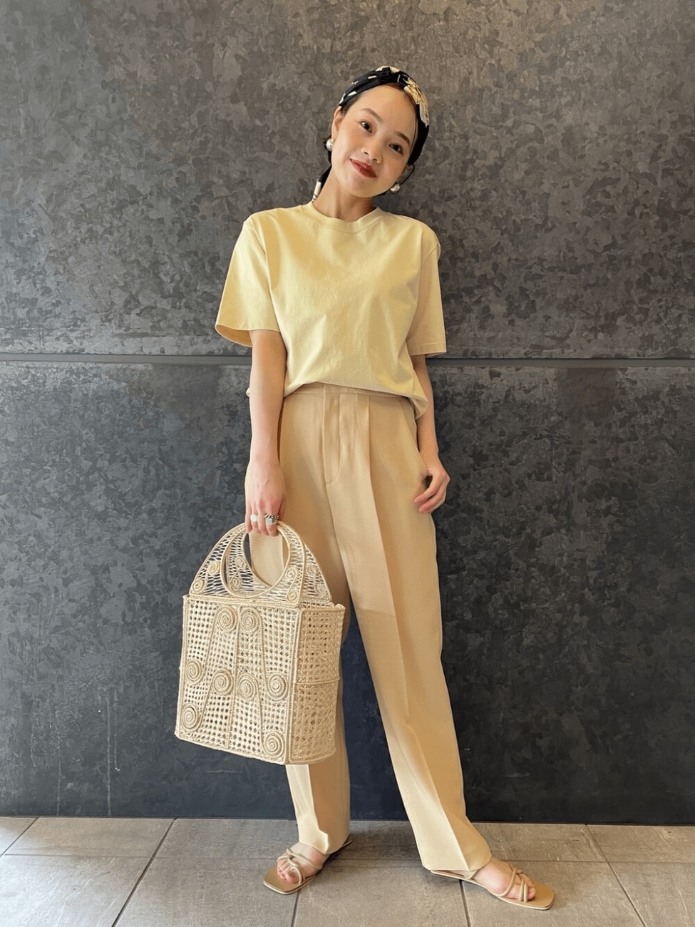 小物をプラスして地味見え回避