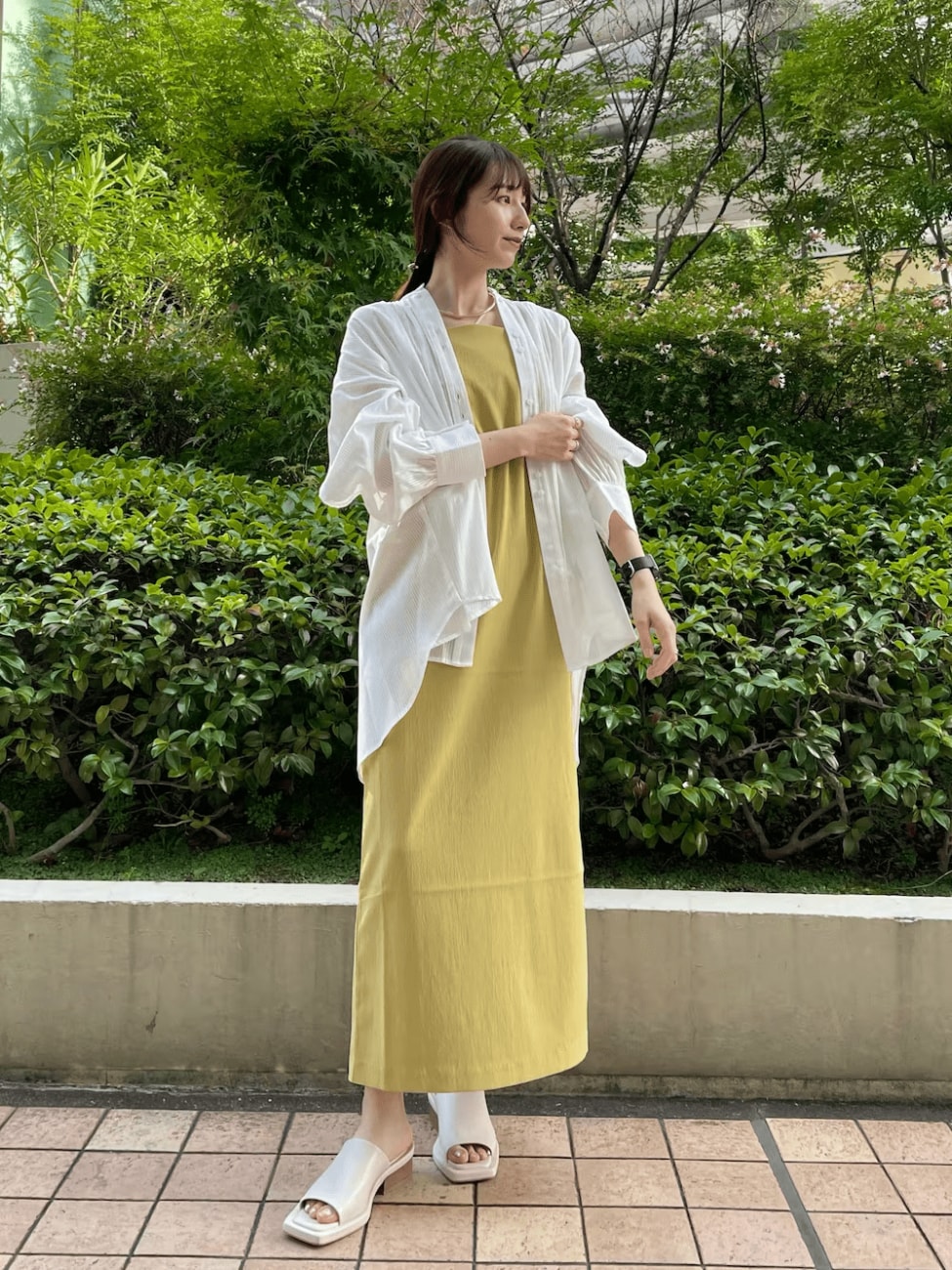 キャミワンピース×シアーシャツ