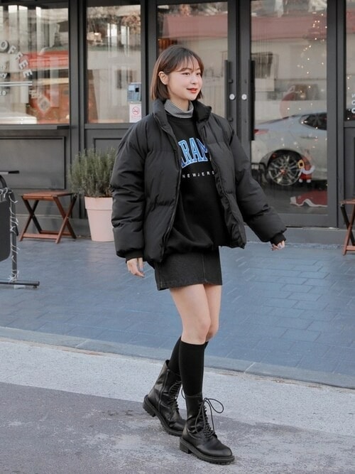 ［8］黒のミニタイトスカートで冬の韓国風コーデに