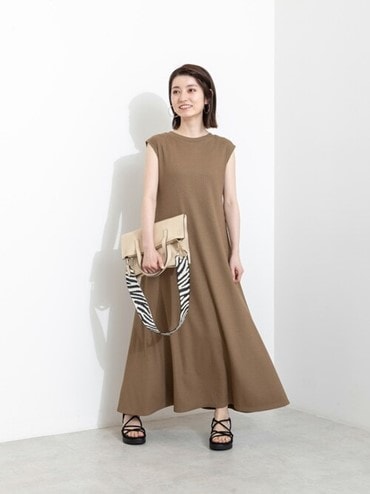 〈NATURAL BEAUTY BASIC ナチュラルビューティーベーシック〉