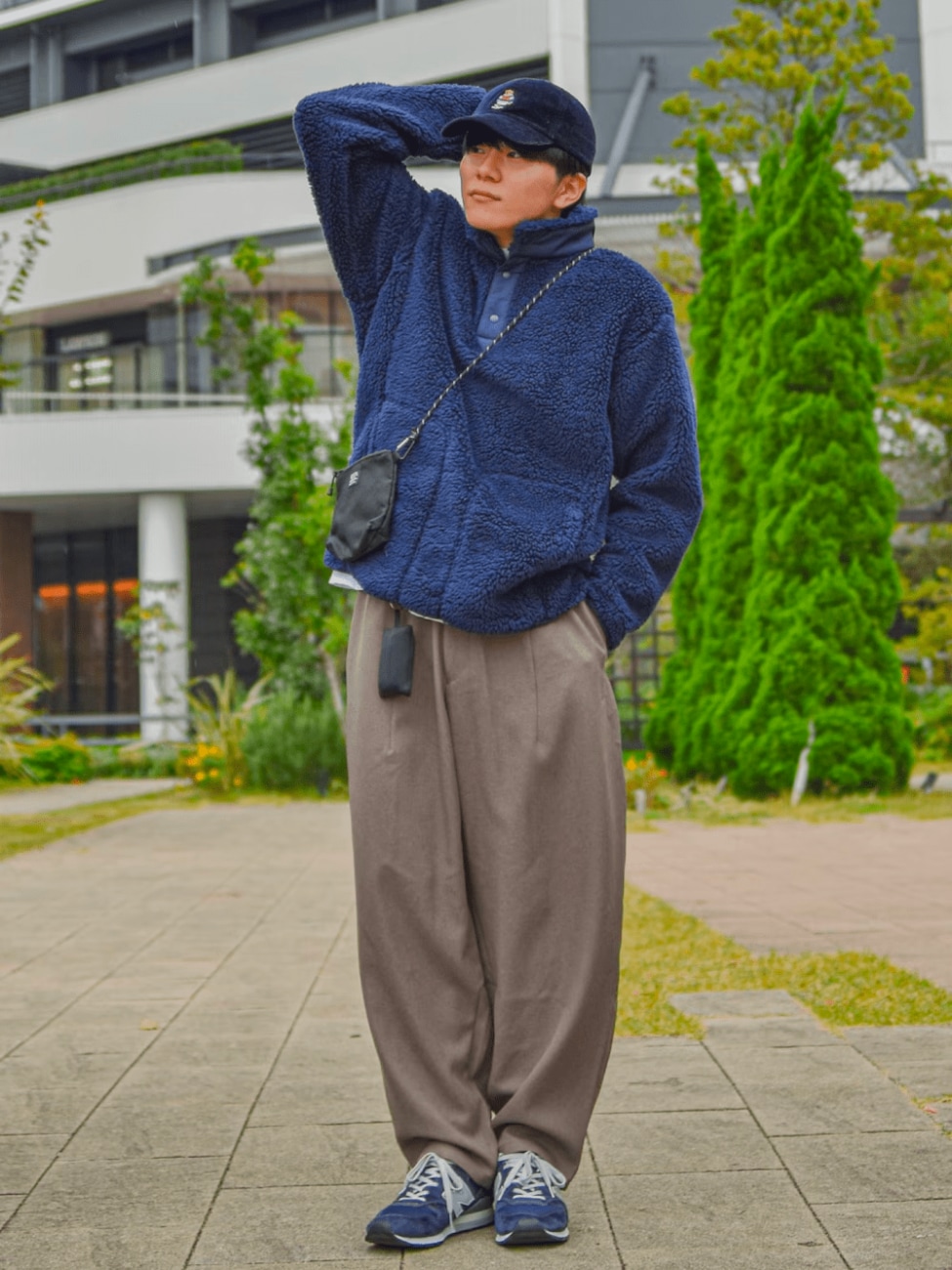 フリース×テーパードパンツ