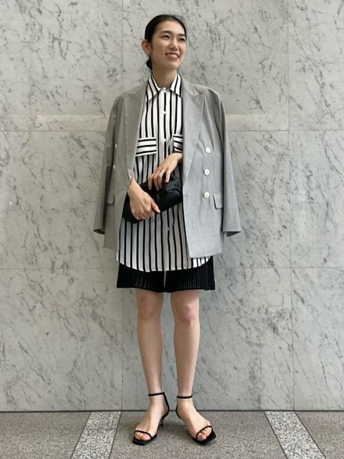 ［4］ジャケットコーデをショートパンツで大胆に外す