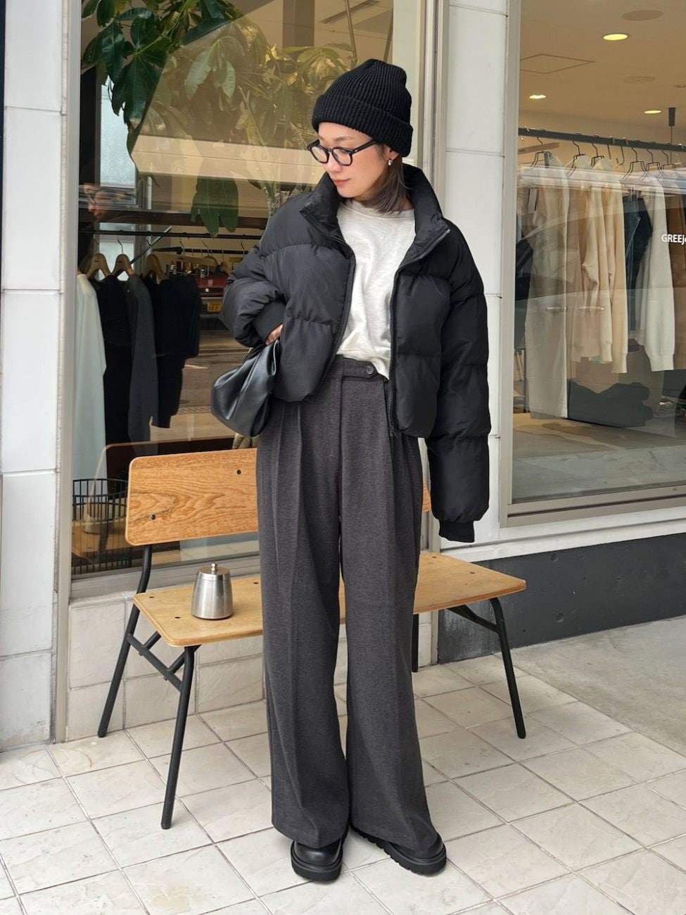 ［5］ぽってりとしたフォルムでダークトーンを柔和