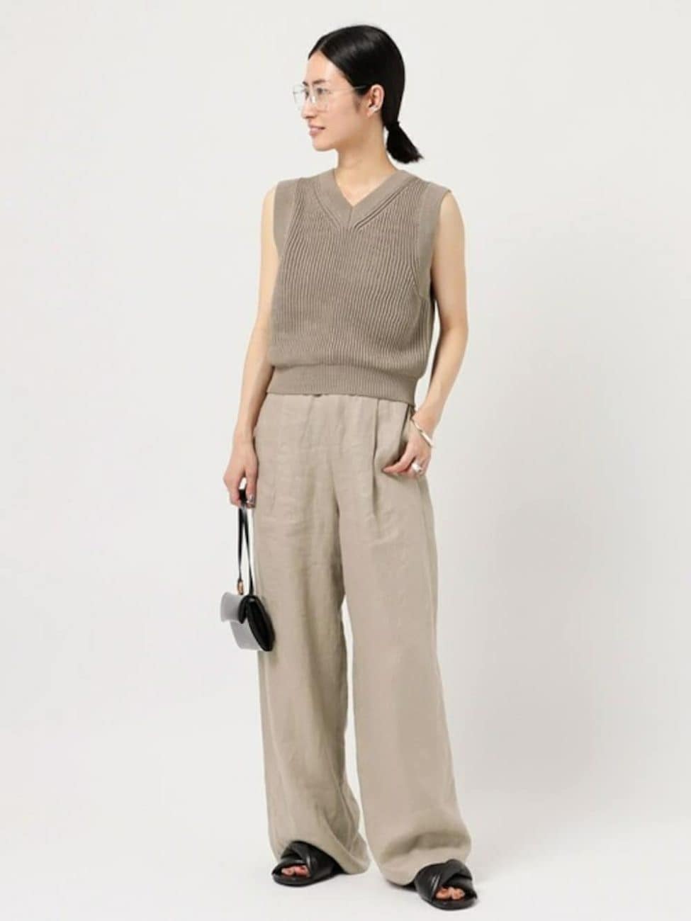 ベージュのワイドパンツ最旬コーデ！春夏・秋冬別に厳選【レディース  