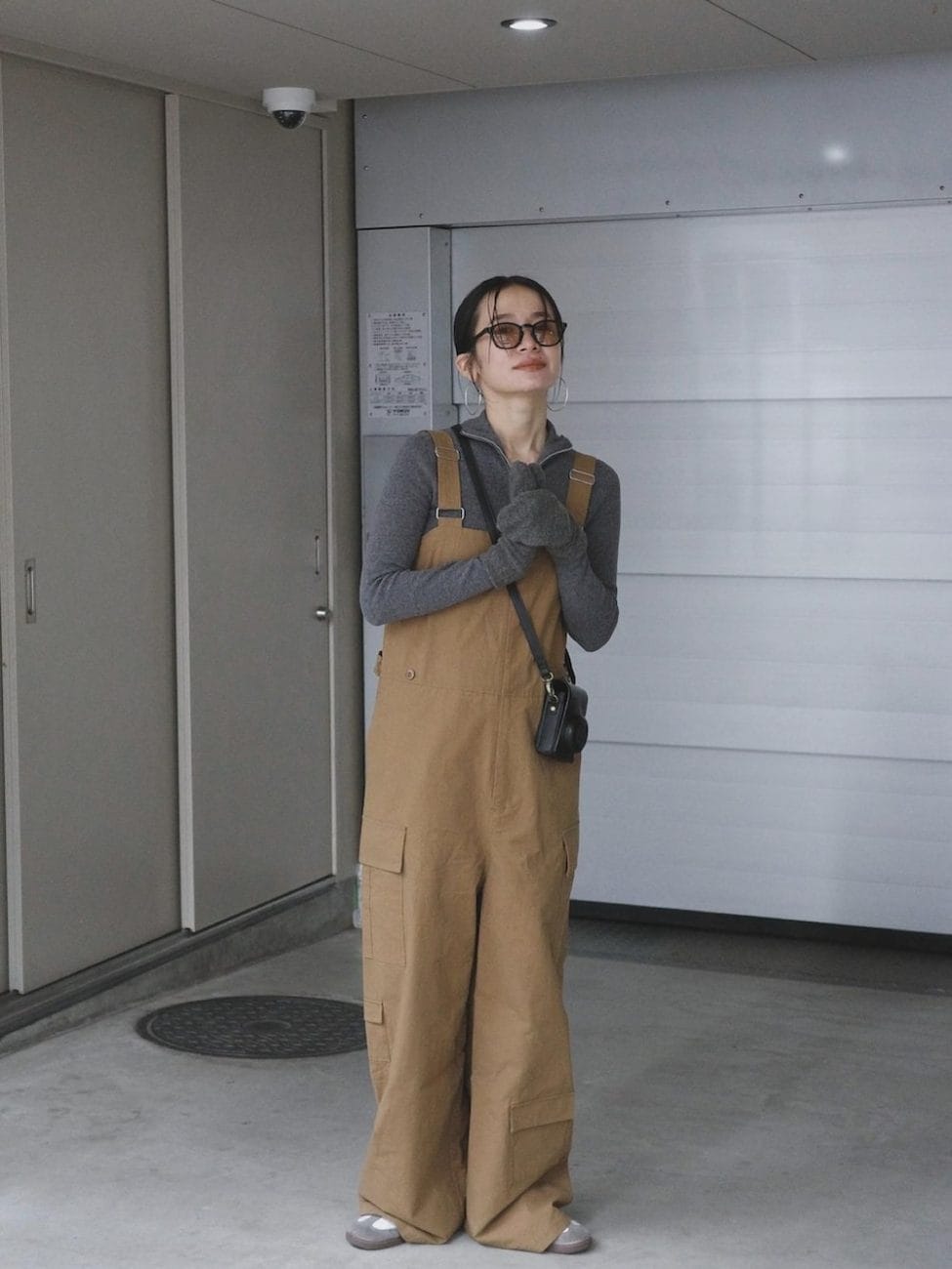 ［グレー］×キャメル色