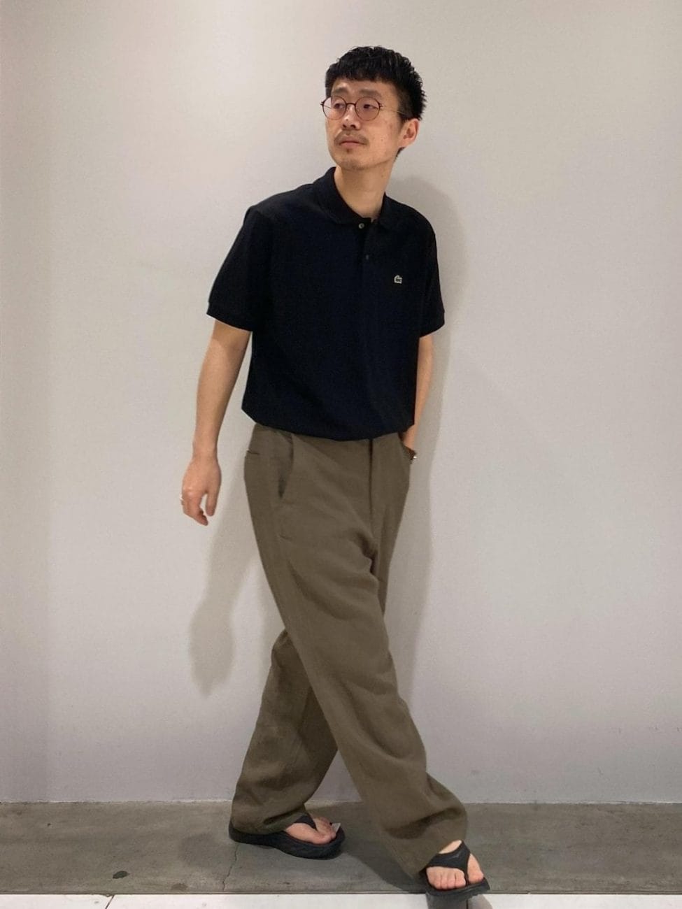 スナイデル　カーキパンツ　春夏秋冬 カーキパンツコーデで春夏秋冬おしゃれに！｜レディース・メンズ