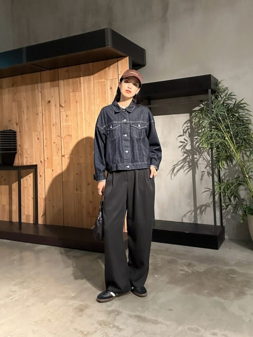 〈濃色〉のジージャンコーデ