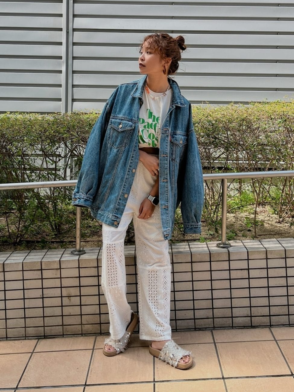 ▼レースパンツで女性らしさと軽やかさを両立