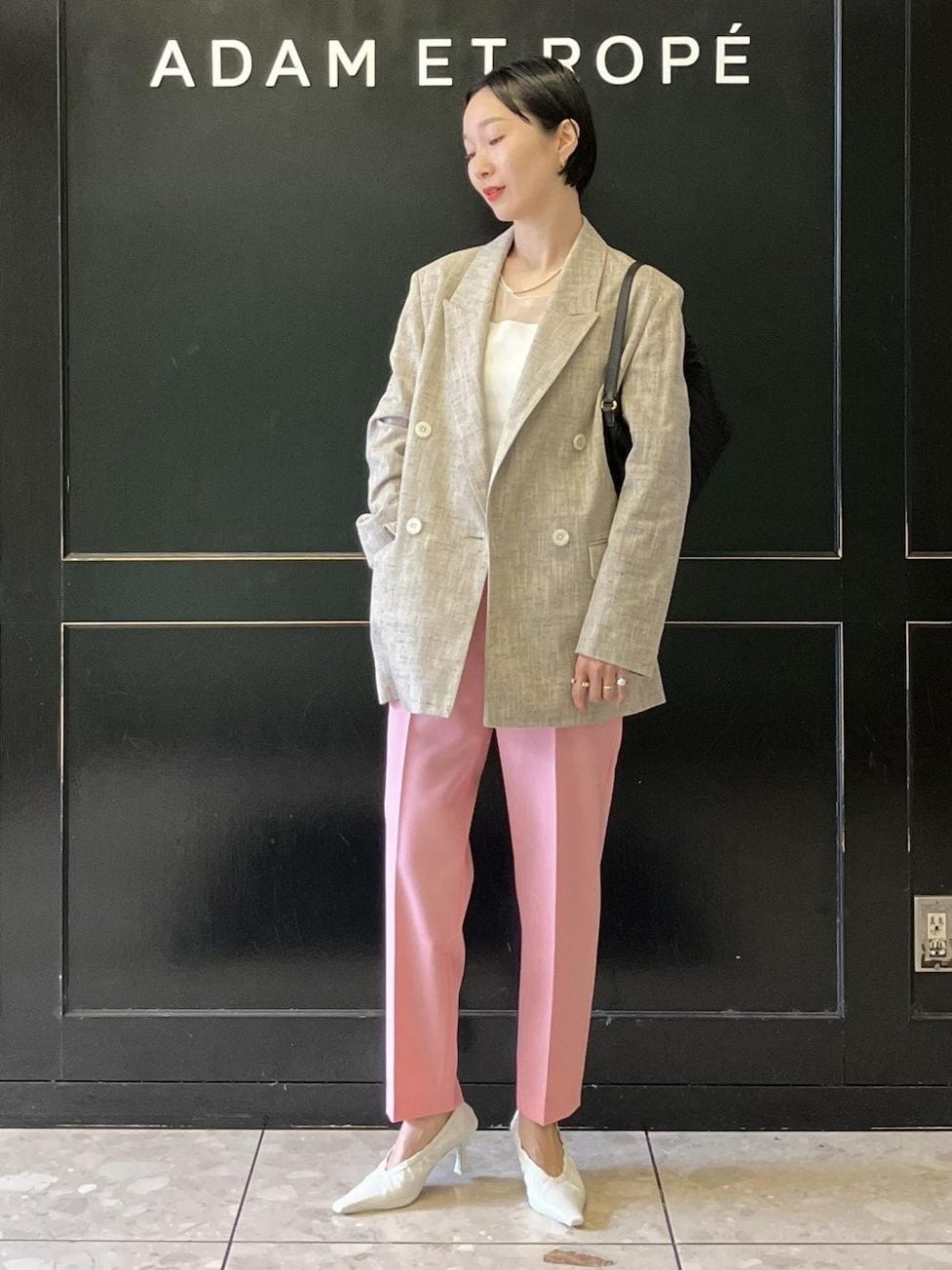 ▼40代の春コーデ×カラーパンツ