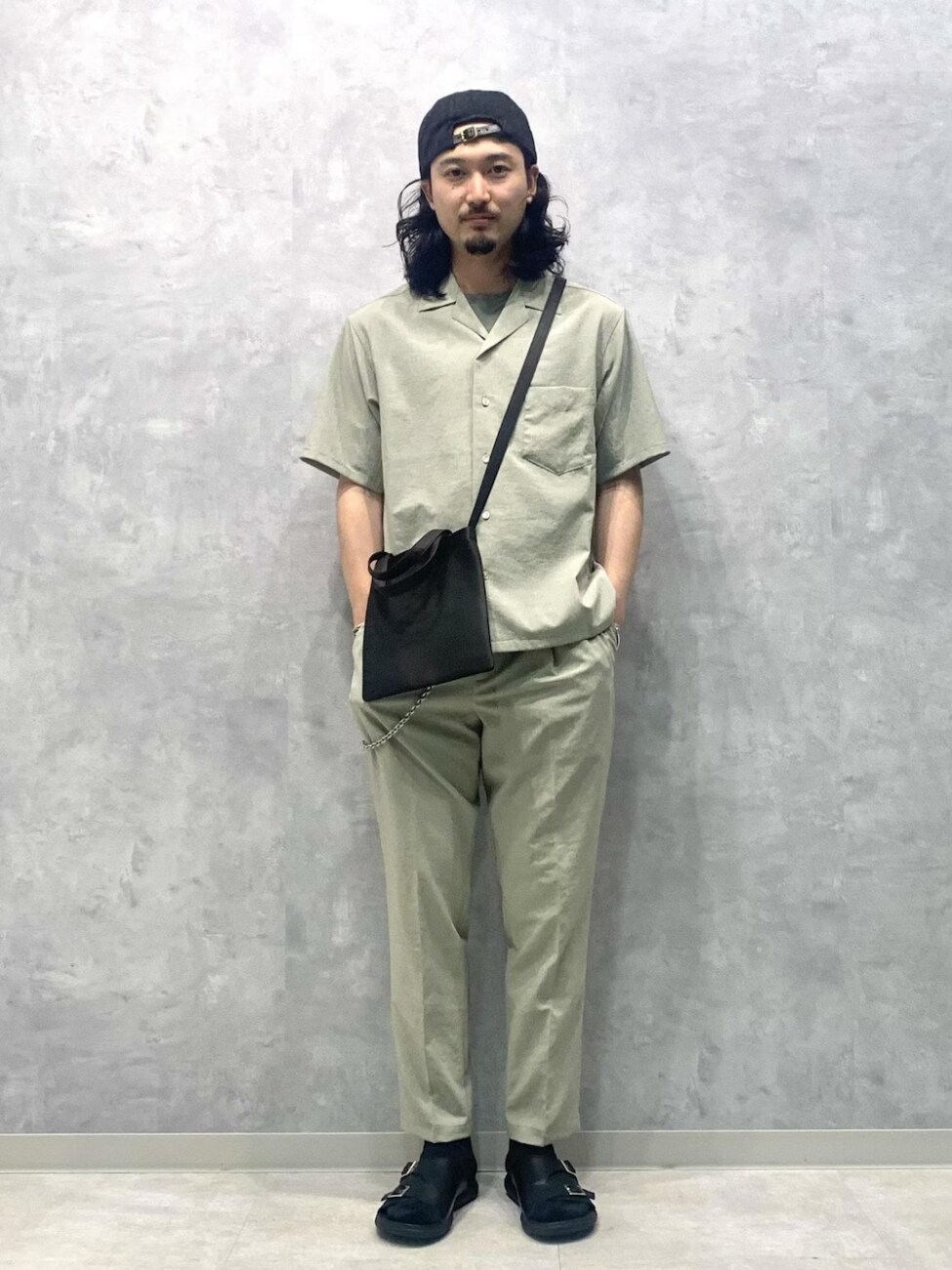 ▼アースカラーのセットアップでハイセンスに