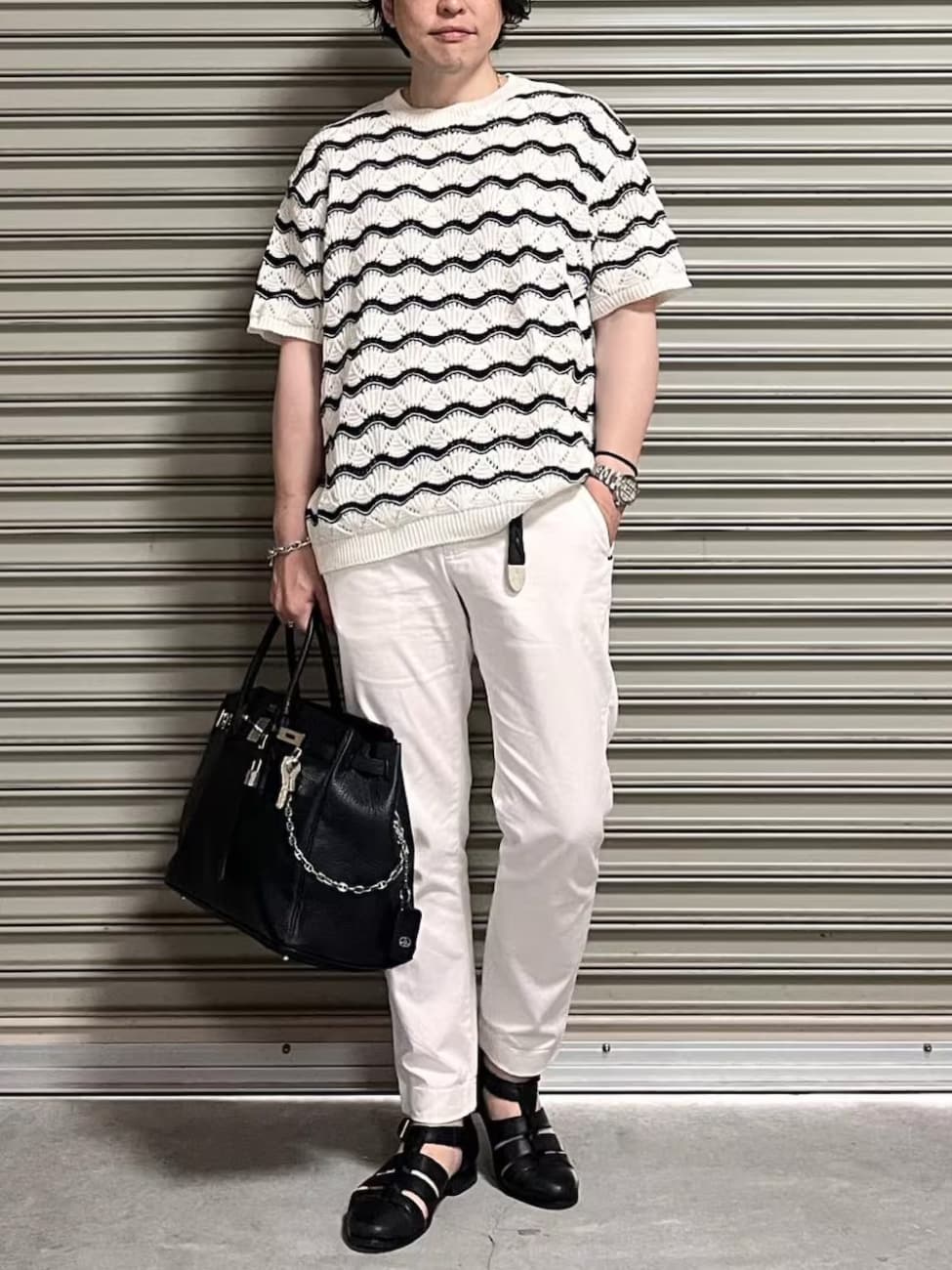 ▼アクセントになるグルカサンダルでハイセンスな装いに