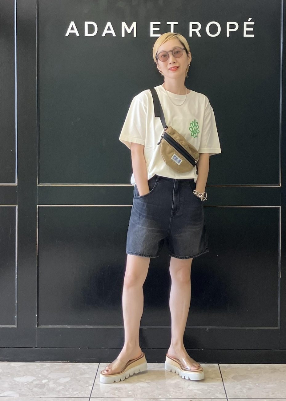 ▼ブラックデニムで少年感を払拭