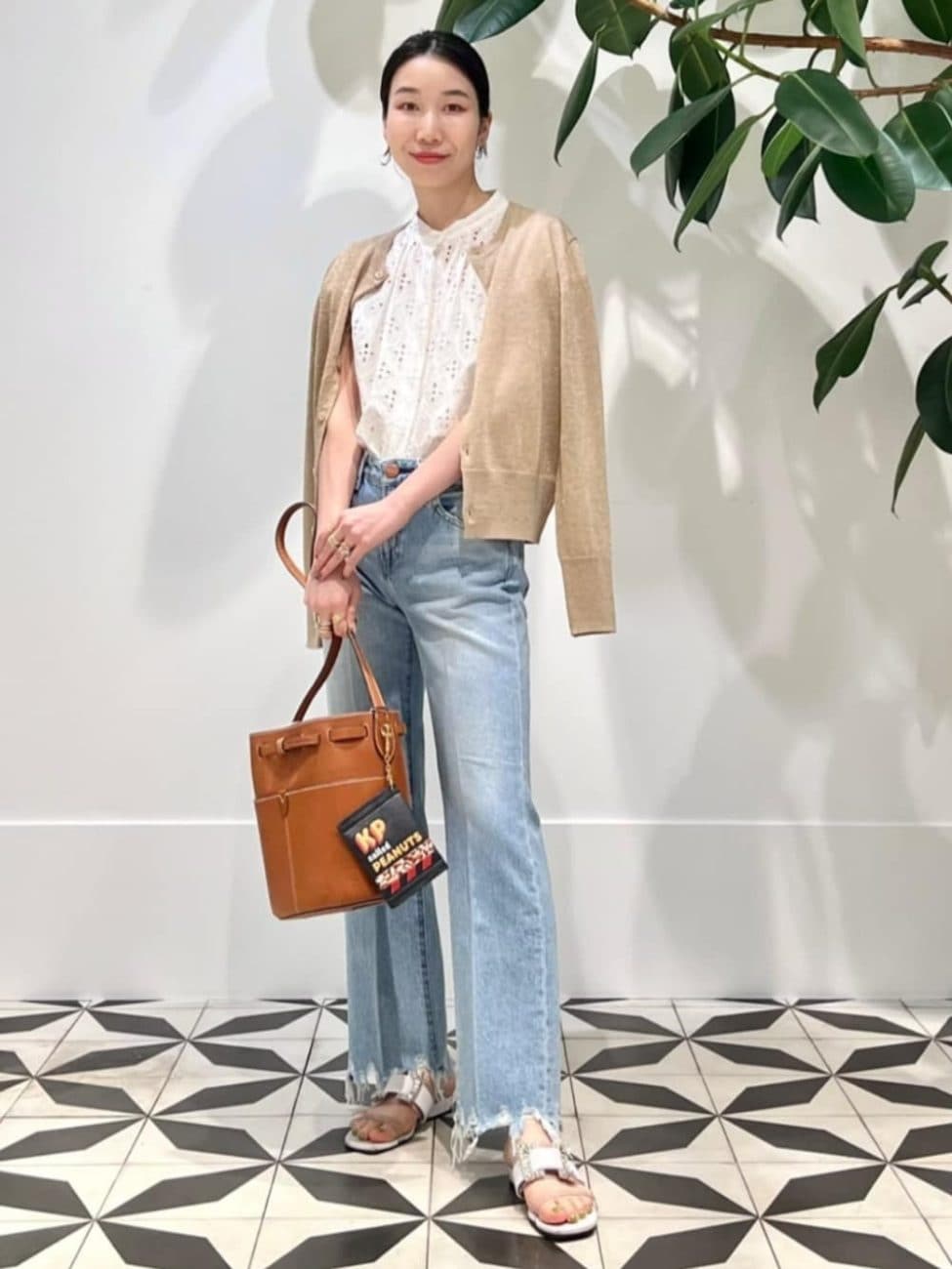 ▼淡色とラメでエレガントな装いに