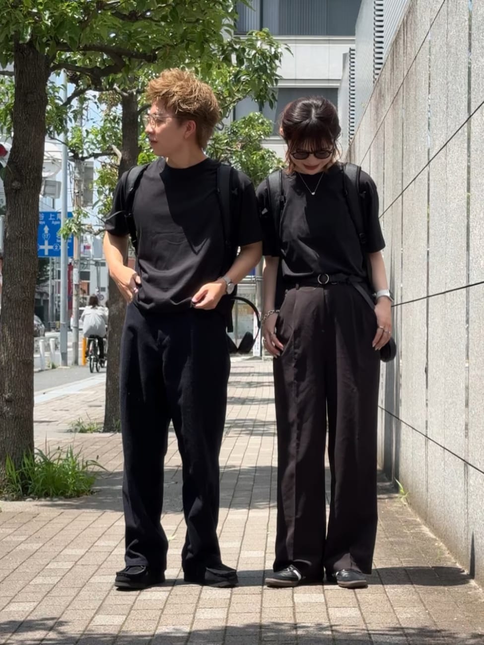 ▼クールなオールブラック風カップルコーデ