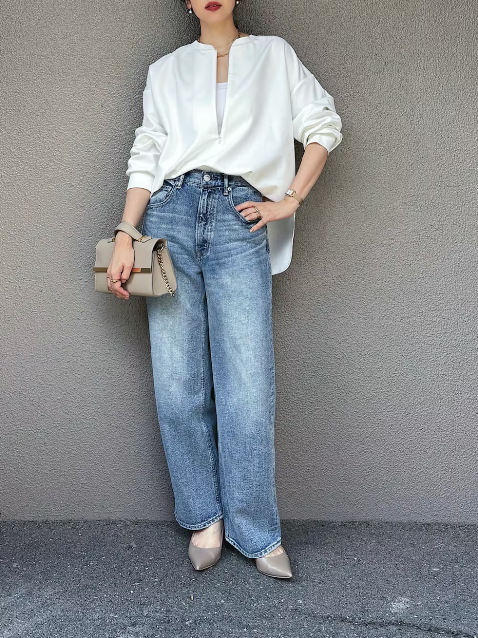 ▼ロングスリーブプルオーバーを大人っぽく着こなして