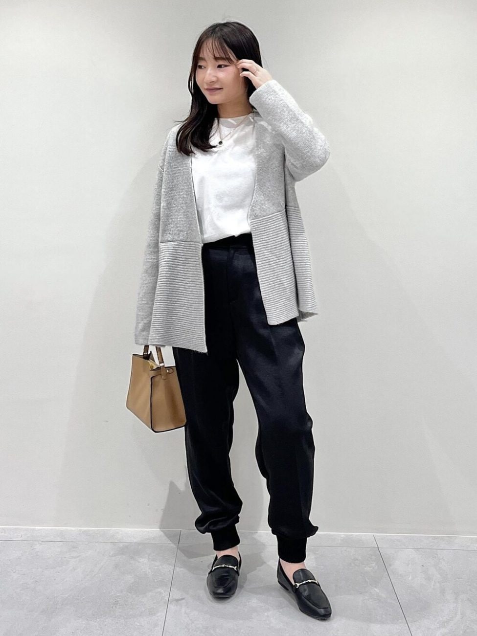 ▼ベーシックなカラーで作る大人カジュアルコーデ