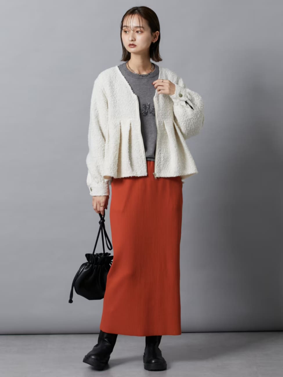 ▼リブIラインスカートで作きれいめカジュアルコーデ