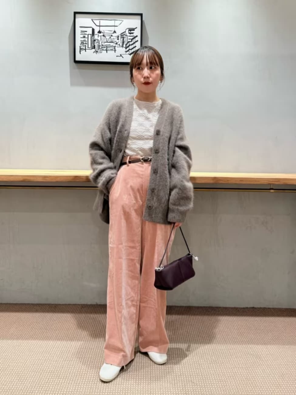 ▼ピンク色のコーデュロイワイドトラウザーズを主役に