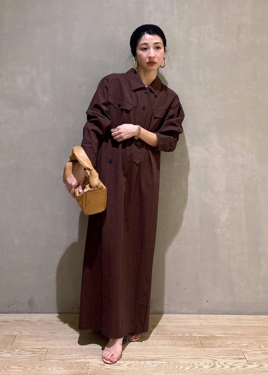 ［ブラウン］のシャツワンピースコーデ