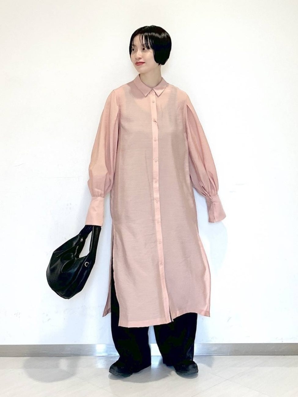 ［ピンク］のシャツワンピースコーデ