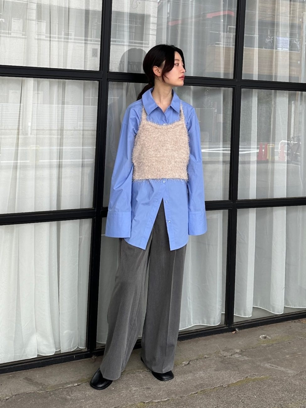 ▼ニットビスチェを引き立てる