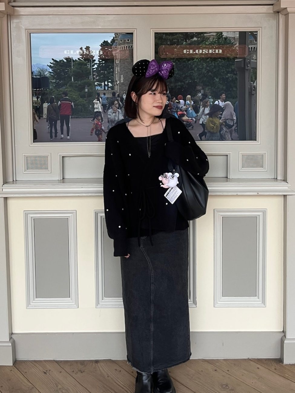 デニムスカートで品よくカジュアルに