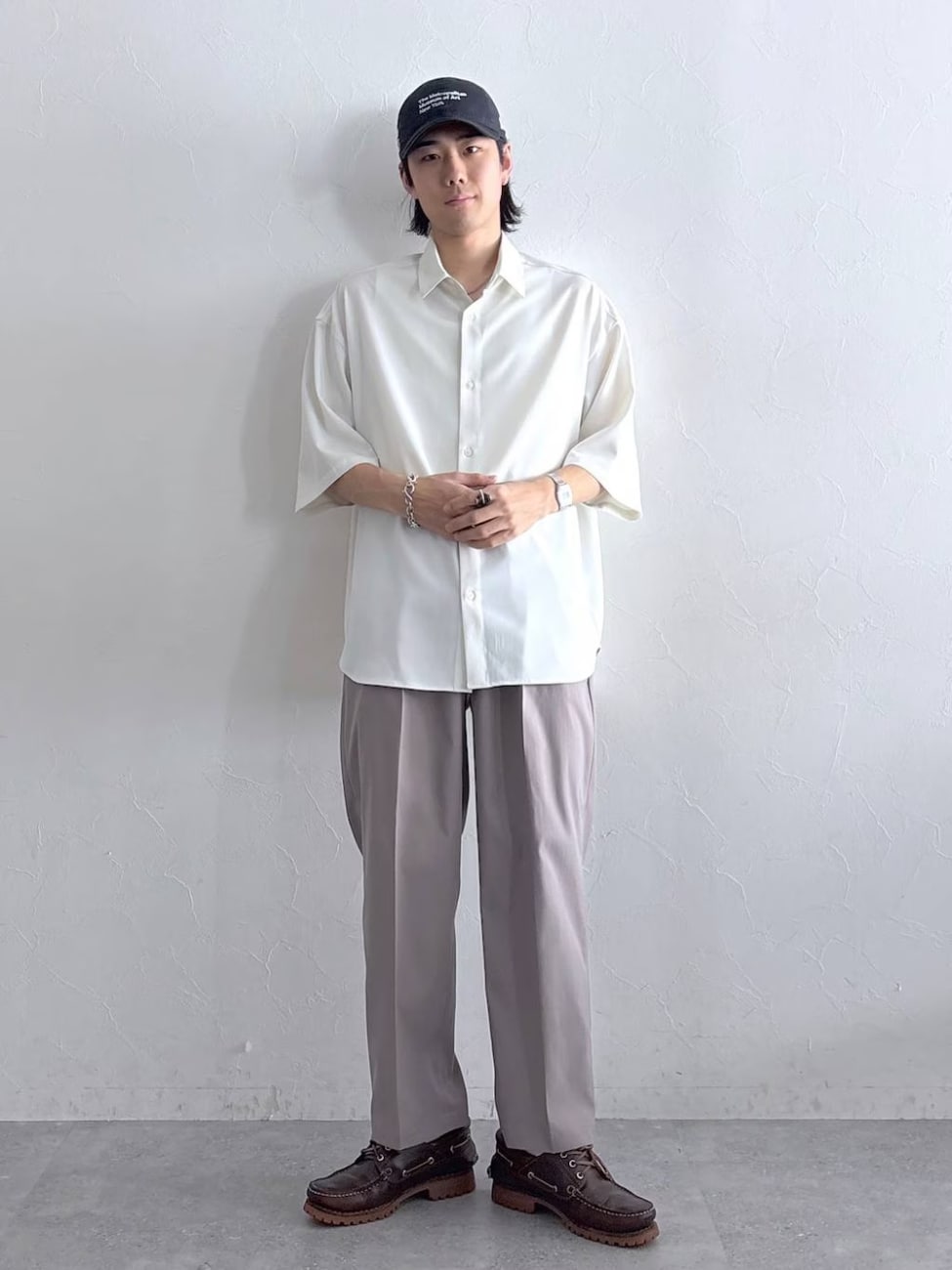 ▼5分袖シャツ×スラックス
