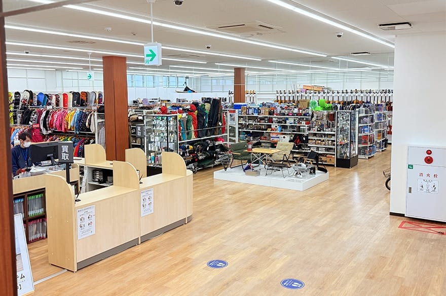 スーパーセカンドストリート川越小仙波店の広い店内