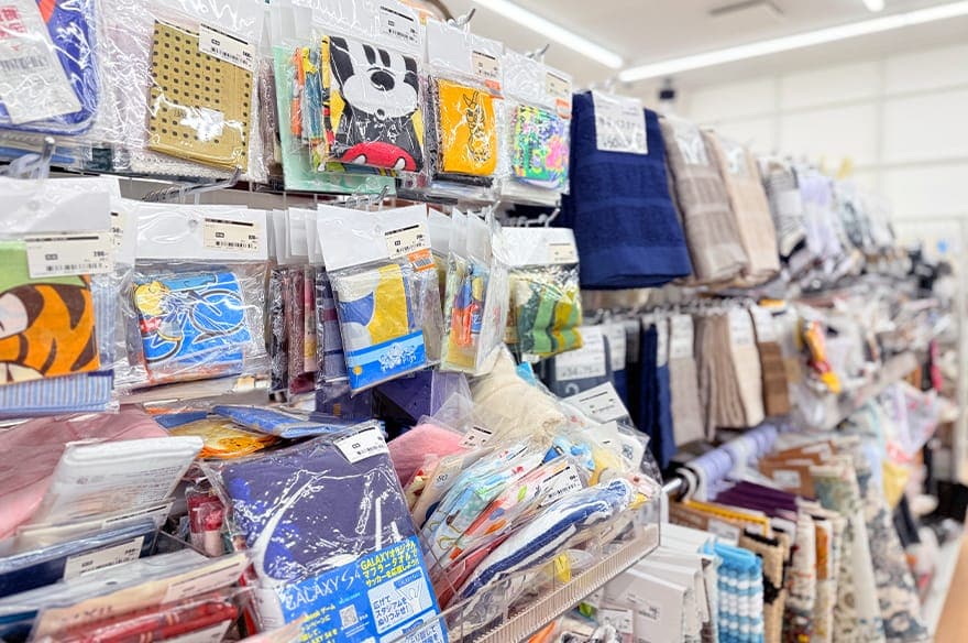 タオルなどの生活雑貨コーナー