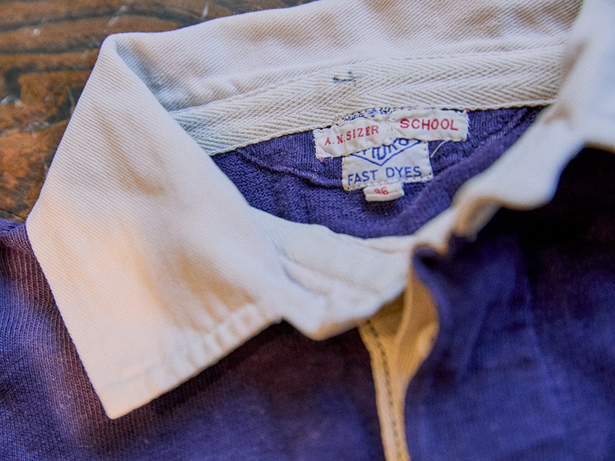 柴田さんの自慢の一品「UMBRO（アンブロ）のラガーシャツ」