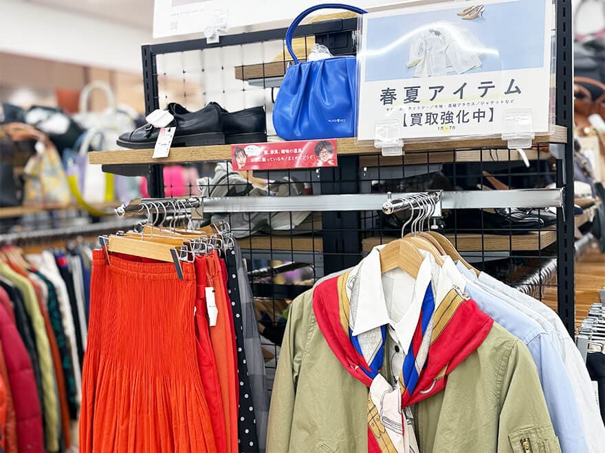 セカンドストリートクロスモール新鎌ヶ谷店のレディース衣料売り場