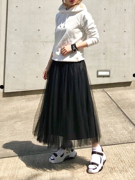 チュールスカートの甘さを払拭