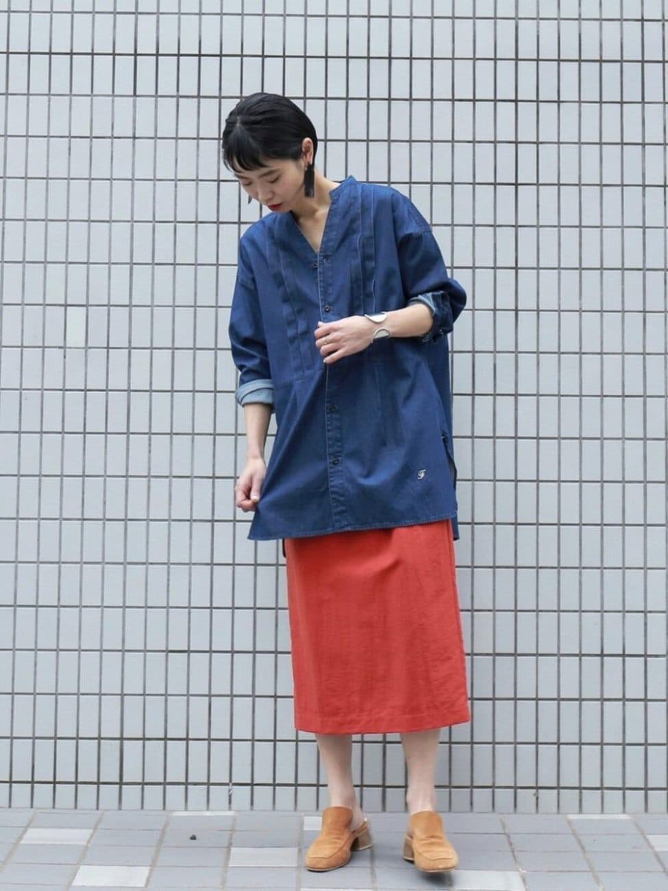 ［青×オレンジ］デニムシャツで簡単におしゃれ見え