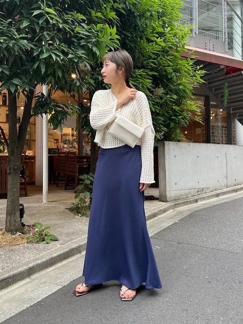 ▼白のメッシュニットで洗練度を高める