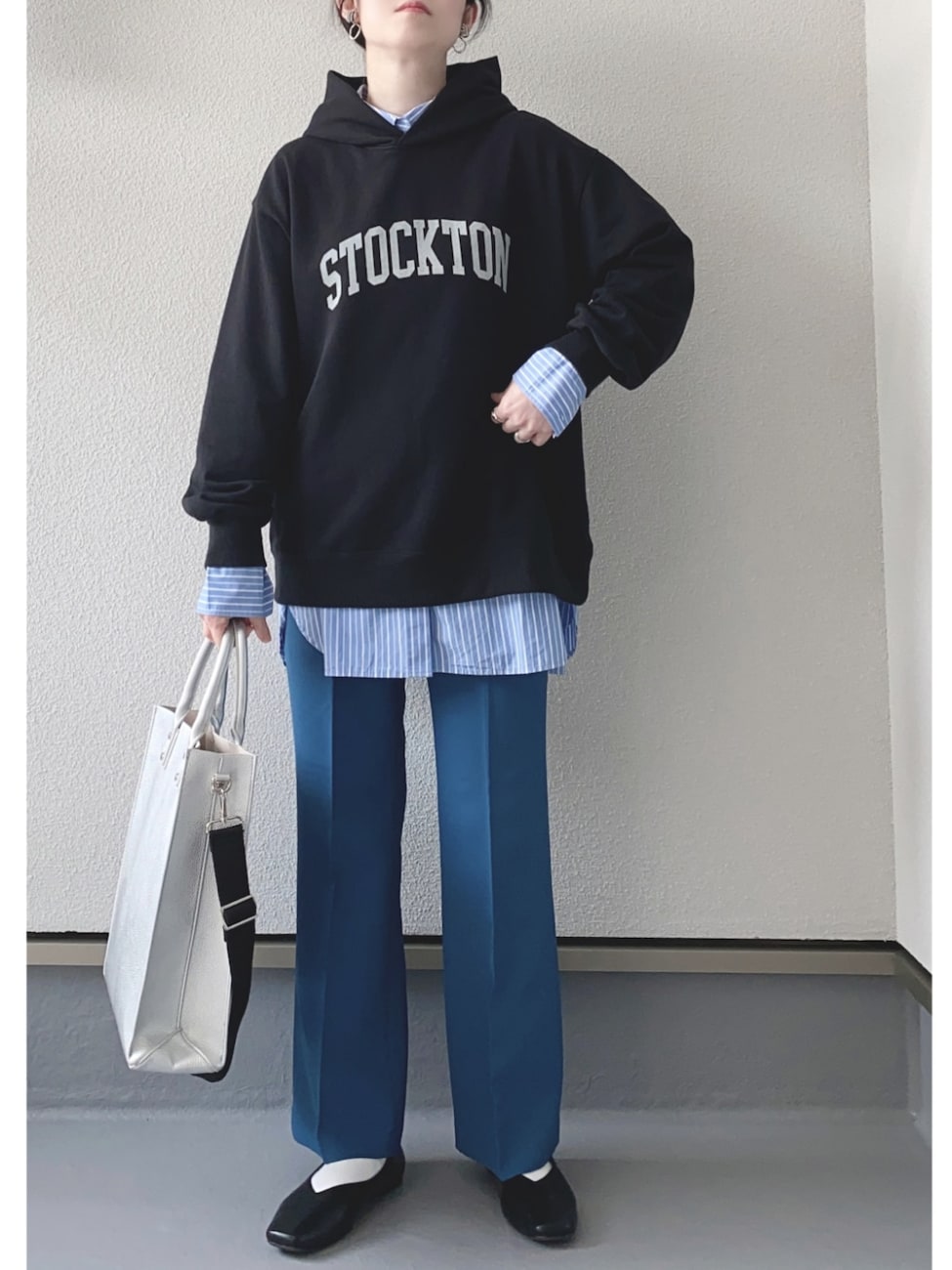 ストライプシャツのレイヤードでおしゃれ度UP!