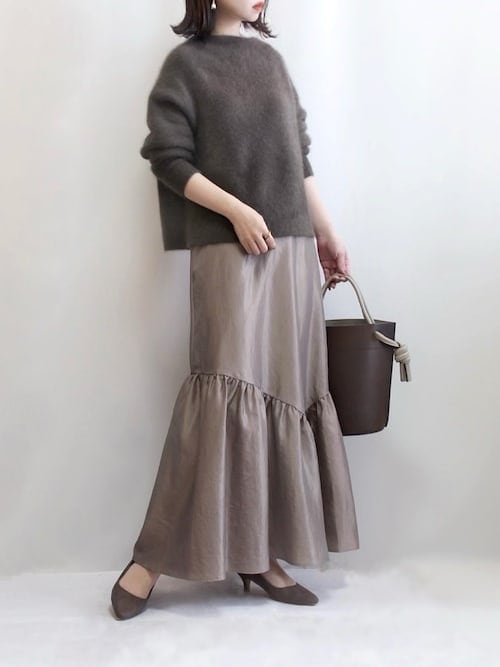 くすみカラーで大人っぽさをプラス