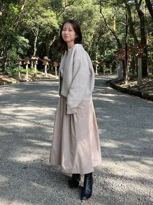 暗い場所でも映えるベージュを主役に