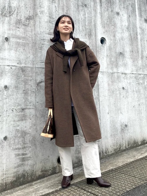 白でクリーンな印象を与える