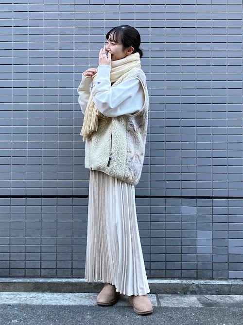 ベージュでつくるワントーンコーデ
