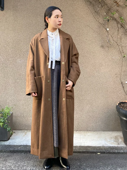 クラシカルにまとめるレトロコーデ