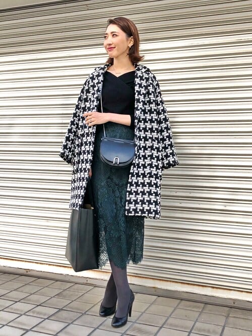 柄物とレースを組み合わせた上級者コーデ