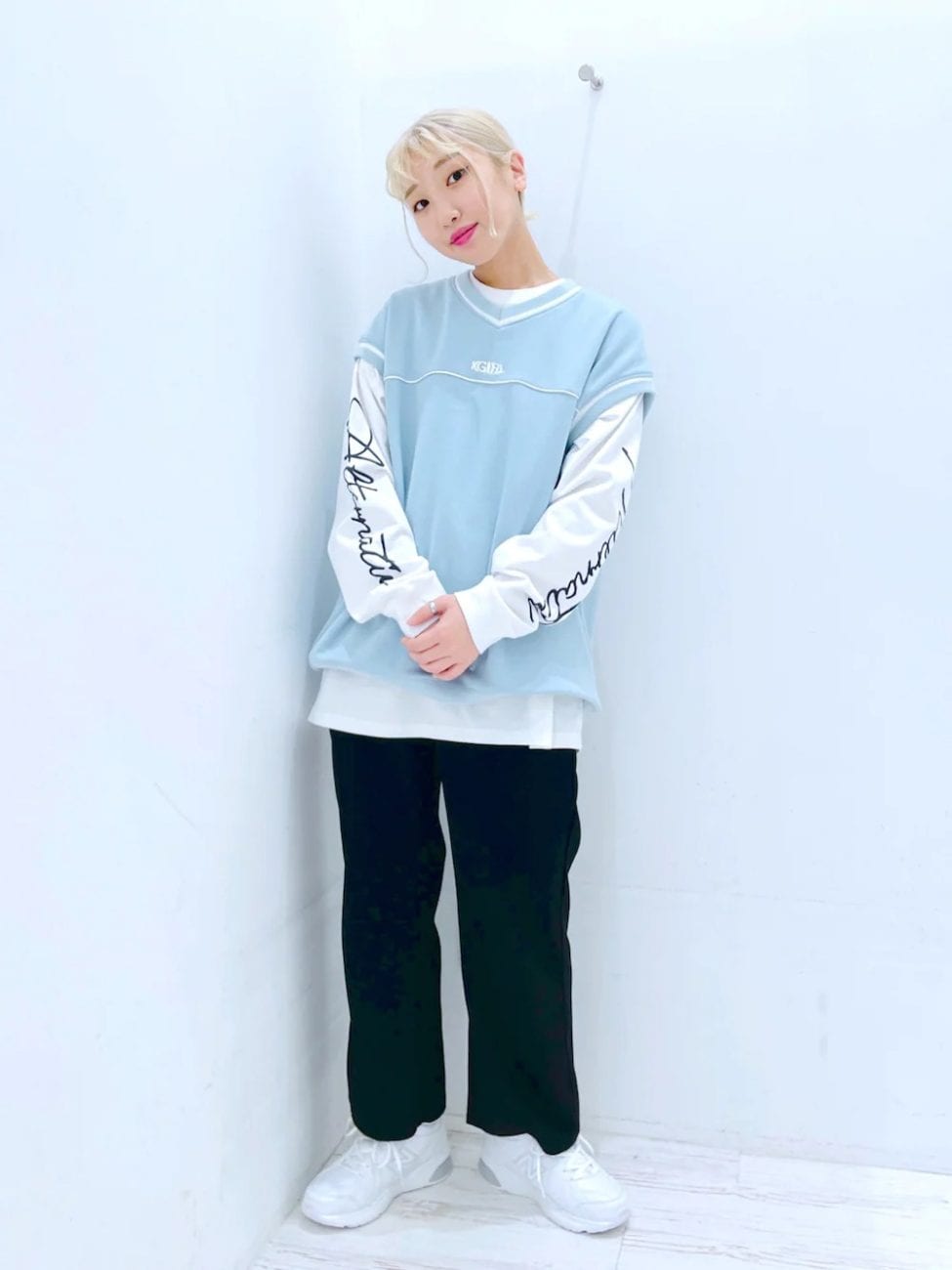 プリントTシャツ+スウェットベスト