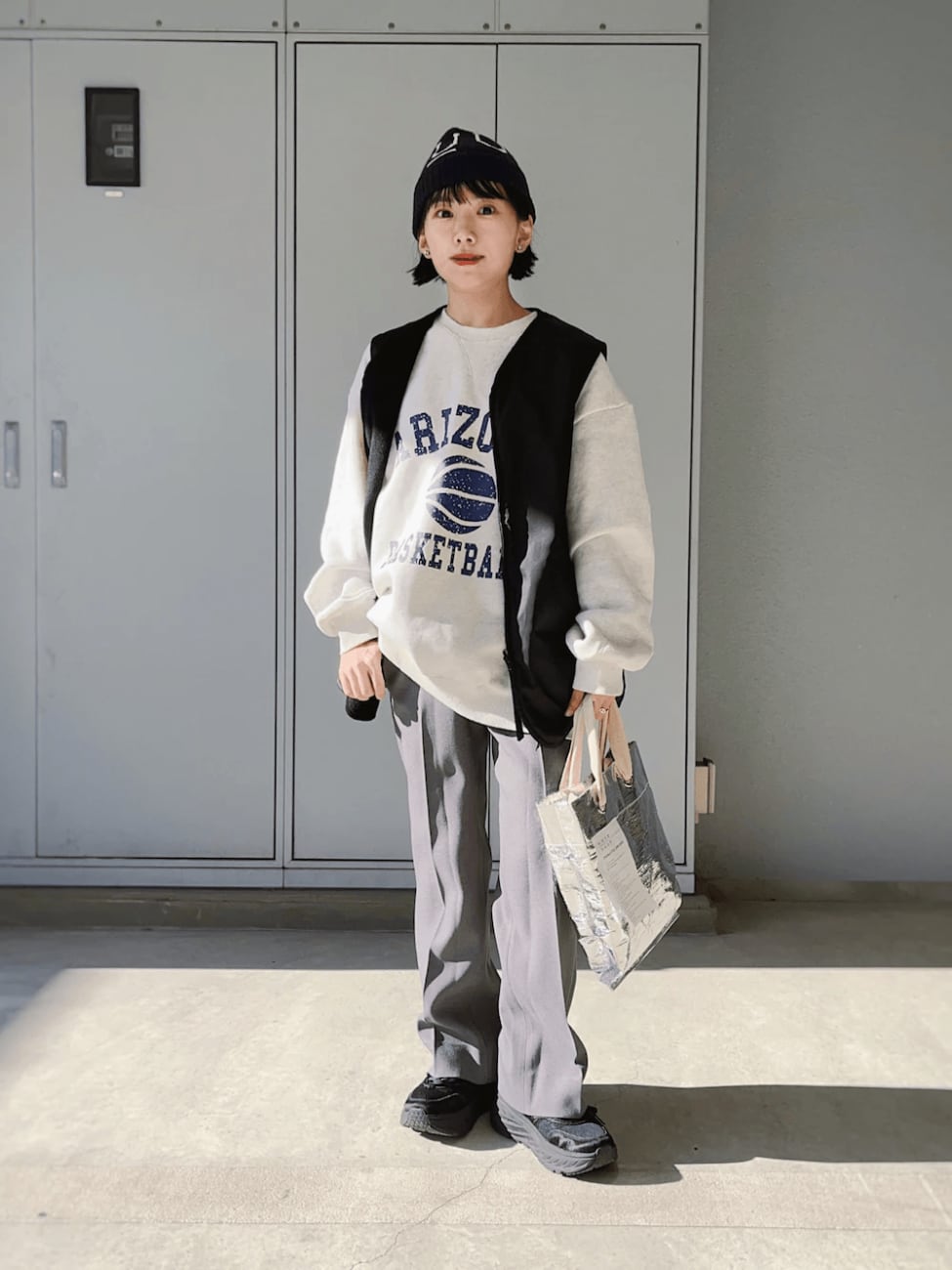 ロゴスウェット×センタープレスパンツ×ナイロンベスト