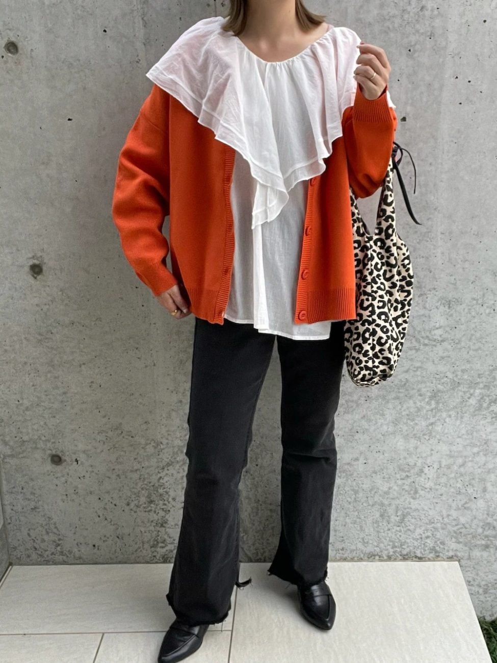 20代は甘めアイテムでガーリーをプラス