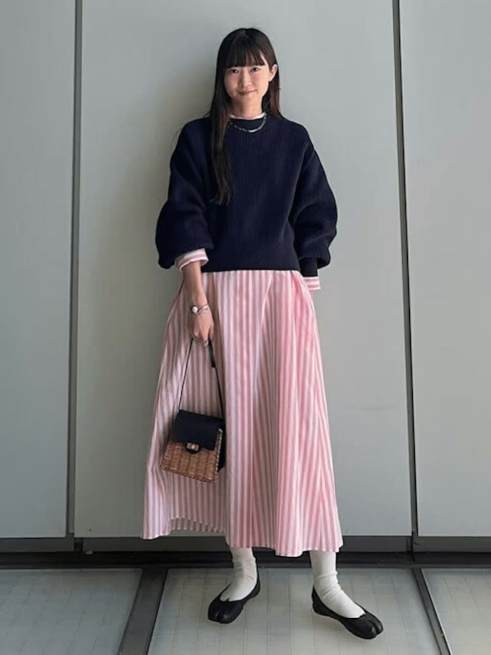 春ワンピとボリューム袖ニットで大人可愛く