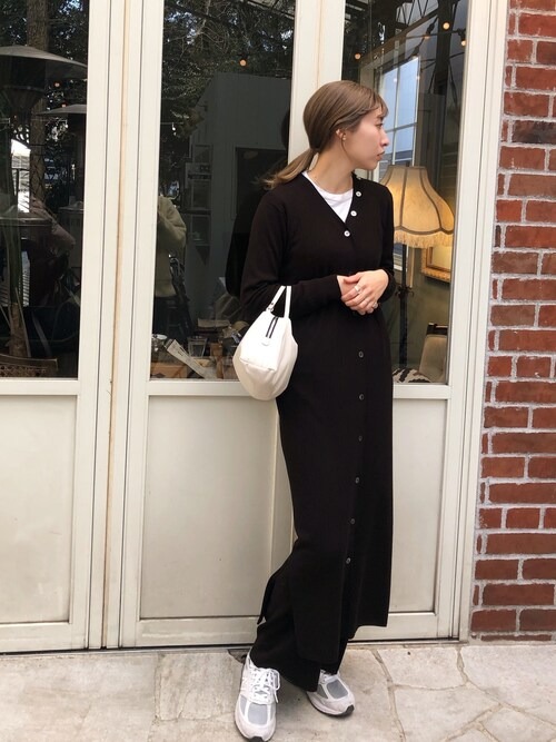 ブラウンのロングカーディガン