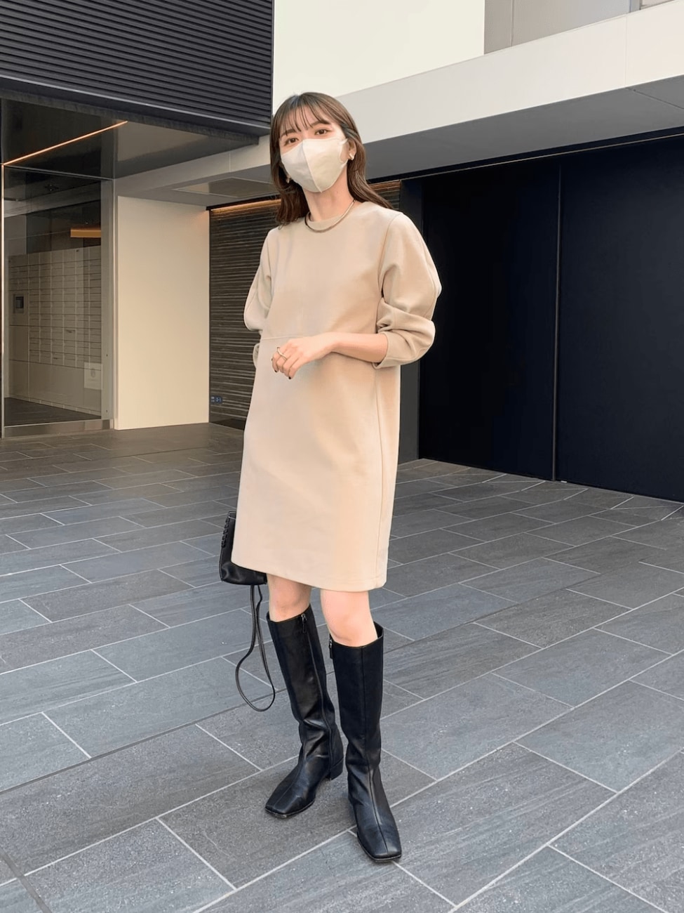 初デートにぴったりな大人のミニワンピ